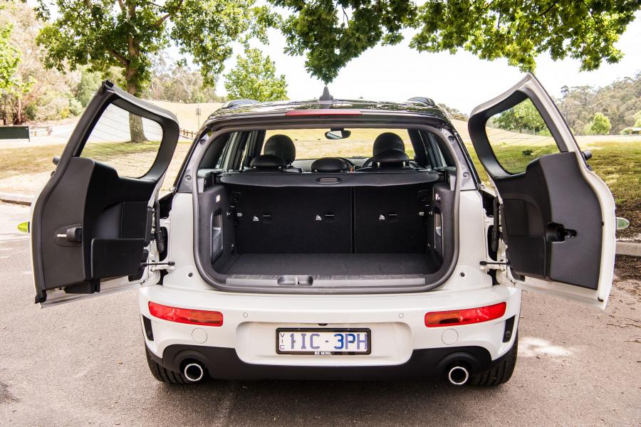 Багажник Mini Cooper S Clubman Masterpiece Edition (F54) 2017 года  (AU) (фото 7 из 26)